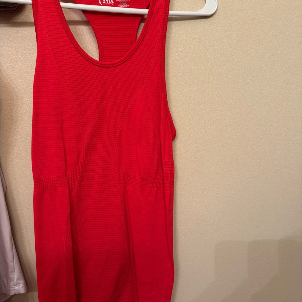Red zyia tank
